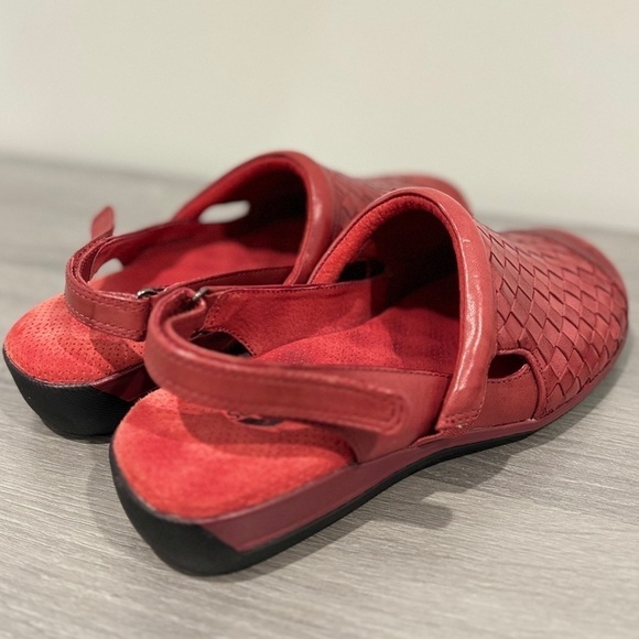 SoftWalk Salina Woven II Women's Red Leather Shoes - Picture 4 of 10